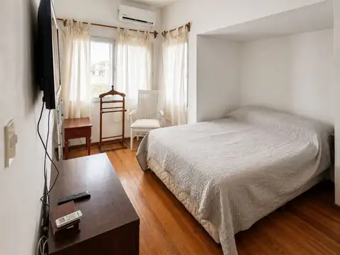 Casa 7 ambientes con 2 baños