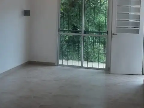 DEPARTAMENTO 2 AMB. CON BALCON AL FTE Y AL C/FTE.