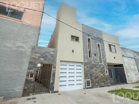 Casa de categoría a metros de Facundo Zuviria
