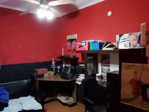 Casa 6 ambientes con 2 baños