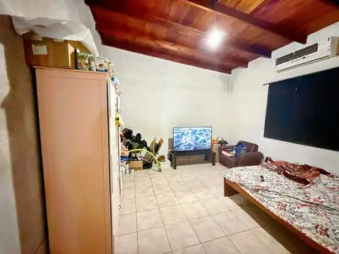 Casa 4 ambientes con 1 baño