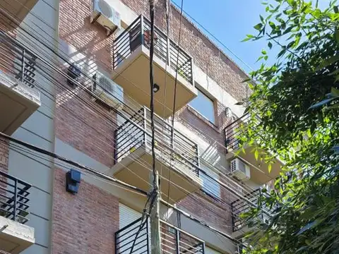 VENTA - Dpto. 1 Amb. balcón Victoria.