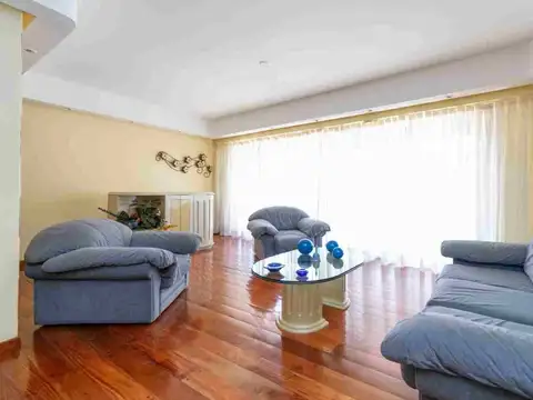 Venta Departamento de 5 ambientes Villa del parque
