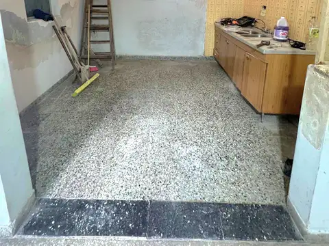 Casa 3 ambientes con 1 baño