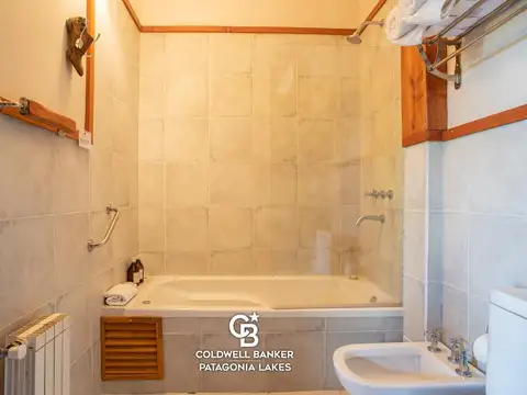 VENTA Complejo de 6 Cabañas lote 5200m2 Vista al Lago en Puerto Manzano, Villa La Angostura