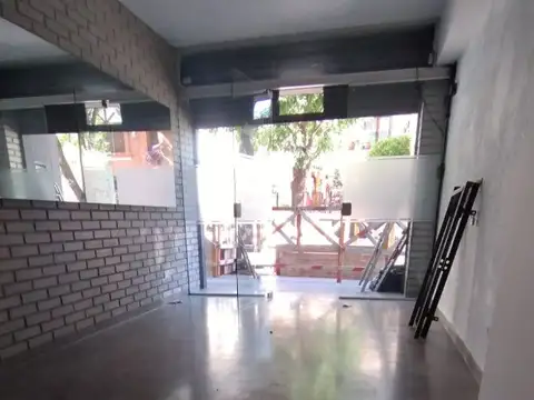 EXC LOCAL BAJ. EXP. $83.500 (INCLUYE LUZ Y AGUA) 13 AÑOS ANTIG. SOBRE RAMÓN L FALCON IMPEC.