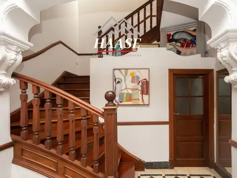 SOLO COMERCIAL CASA 340m2- Ideal consultorios -Centro Médico