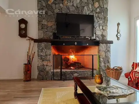 Casa en Venta con 4 cocheras