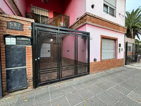 CASA PH - 3 AMBIENTES CON COCHERA Y PATIO-  SA DE PADUA