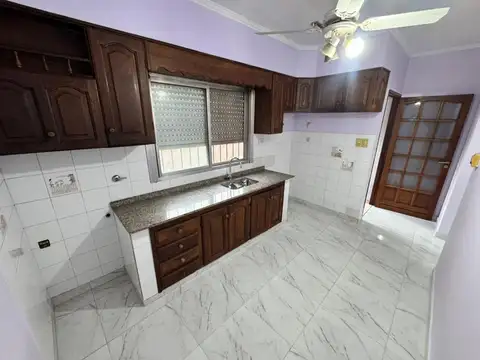 Casa en Alquiler en San Antonio de Padua, $ 700.000