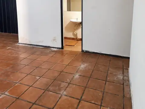 ALQUILER DE GALPÓN – 165 m² CUBIERTOS APROX – FRENTE A LA CANCHA DE ALMAGRO