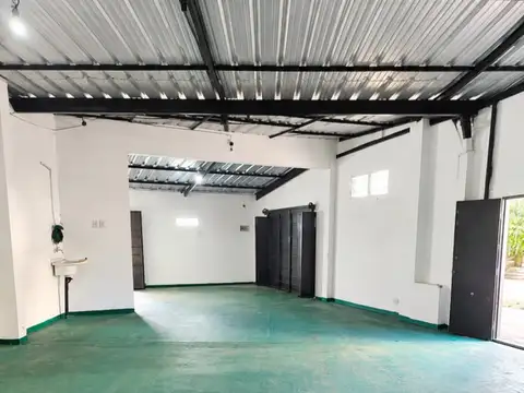 ALQUILER DE GALPÓN – 165 m² CUBIERTOS APROX – FRENTE A LA CANCHA DE ALMAGRO