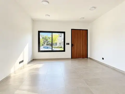 Casa 4 ambientes con 3 baños