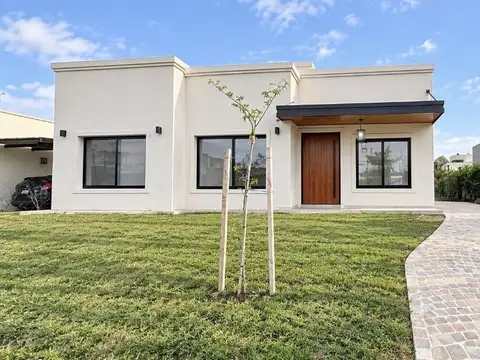 Casa en Venta en Pilar del Este - Santa Elena, USD 239.000