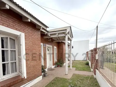 Casa 5 ambientes con 1 baño