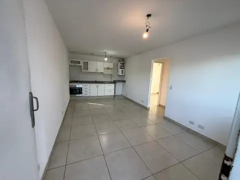 Casa en Alquiler en Villa Adelina, $ 800.000