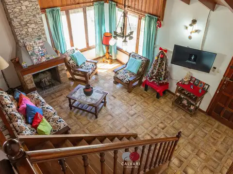 Casa 4 ambientes con 2 baños