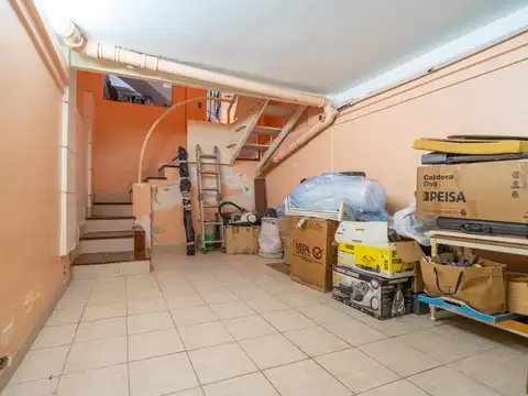Casa 8 ambientes con 5 baños