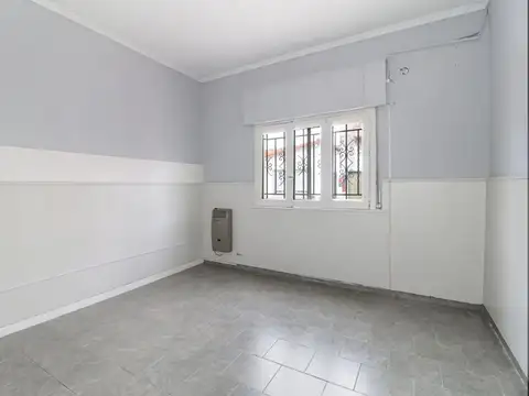 CASA 3 AMBIENTES CON COCHERA Y TERRAZA EN ESCALADA