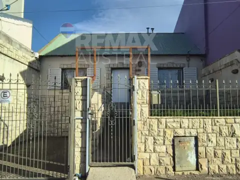 CASA EN VENTA AVENIDA POLONIA-NO APTA CREDITO