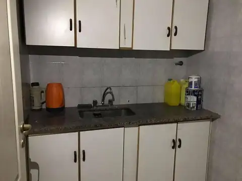 Vendemos Local comercial sobre Av. 3 de Abril