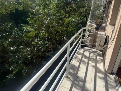 ALQUILER MONAMBIENTE CON COCHERA COGHLAN