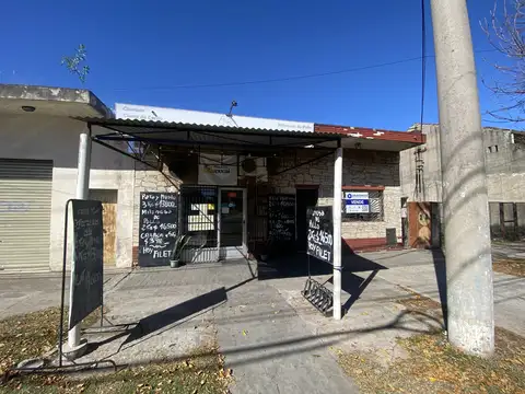 Casa con Local Comercial sobre Avenida en Berazategui – Excelente Oportunidad