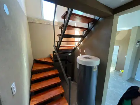 Depto Tipo Casa 4 ambientes con 2 baños