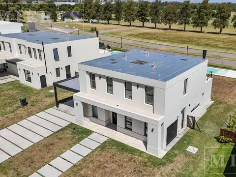 Casa en venta en Pebble Beach, Pilar Golf, Calle Principal 550