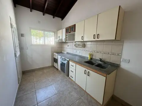 Depto Tipo Casa en Alquiler con 2 cocheras