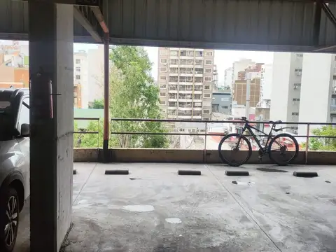 Cochera en Venta en Morón sobre Av. Rivadavia