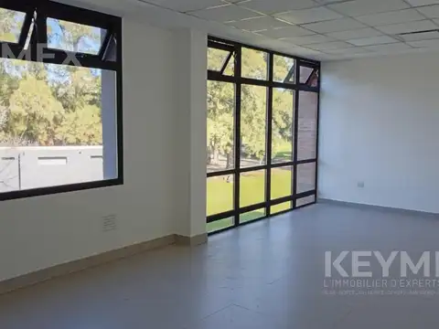 Oficina en Alquiler en Pilar, USD 710