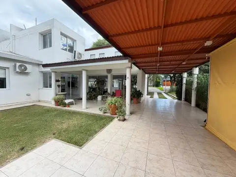 Casa en Venta al Oeste