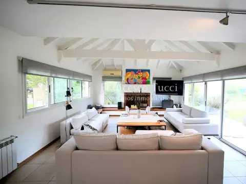 Casa en Venta en Santa Ana, USD 330.000