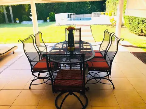 Casa 4 ambientes con 3 baños