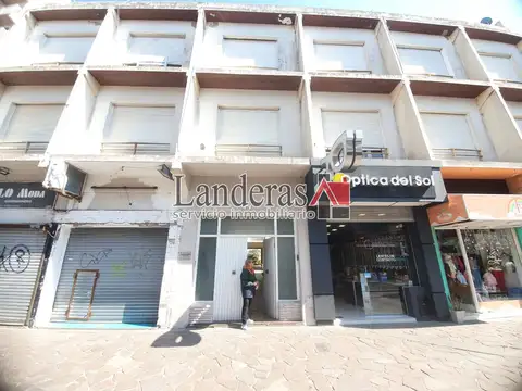 Departamento 2 amb. - Sobre peatonal - SIN EXPENSAS