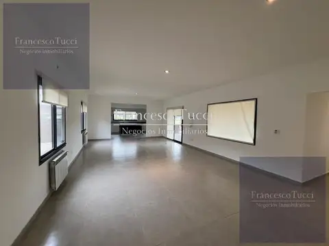 Casa 5 ambientes con 3 baños