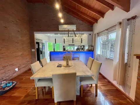 Casa 3 ambientes con 2 baños
