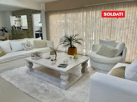Casa en Alquiler de 3 dormitorios