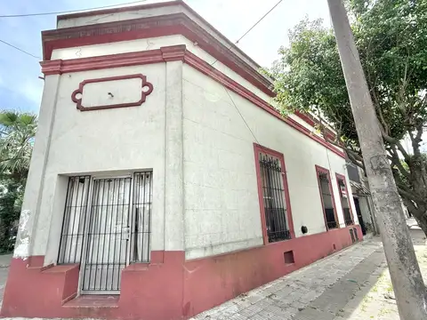 Casa en Venta de 4 Ambientes Ideal Emprendimiento Quilmes Centro