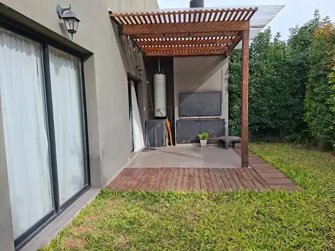 Alquiler Casa 5 amb Barrio cerrado Maria Eugenia RV, La Reja