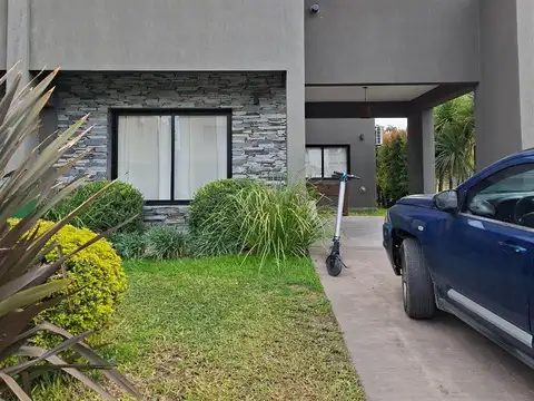 Casa en Alquiler de 3 dormitorios
