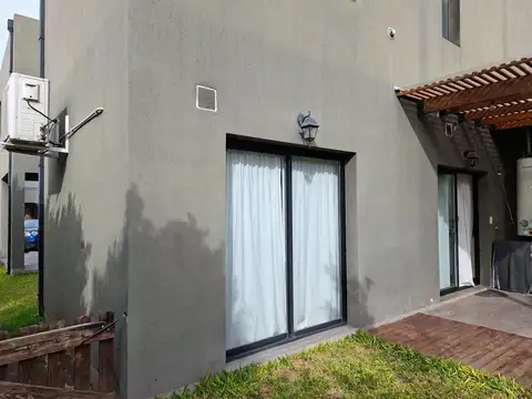 Casa en Alquiler de 3 dormitorios
