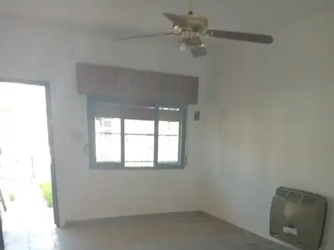 Depto Tipo Casa en Alquiler de 3 ambientes