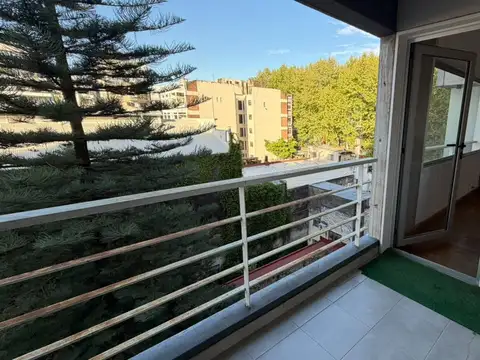 ALQUILER 2 Ambientes con Balcón y Dormitorio en Suite al Contrafrente en Palermo Hollywood