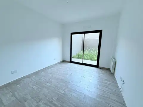 Depto Tipo Casa en Venta en Villa Luzuriaga, USD 120.000