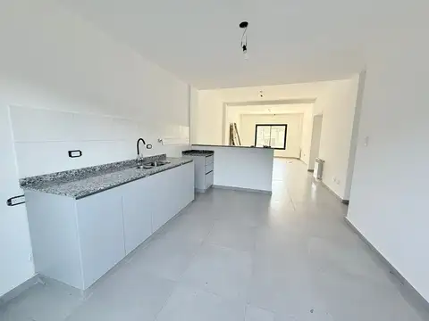 Depto Tipo Casa en Venta de 3 ambientes