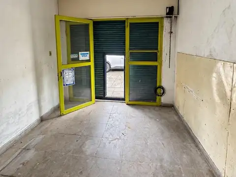 Local 35m en Garnica y Bélgica, próximo a Arenales