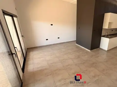 Casa en Alquiler con 1 cochera