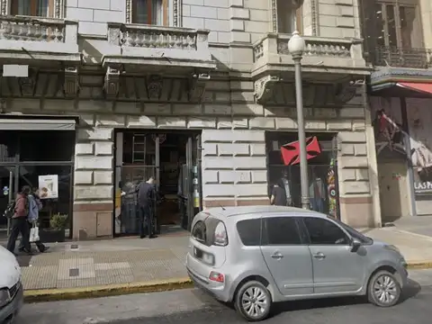 Local en alquiler en Cordoba 530, pegado a Galerias Pacifico